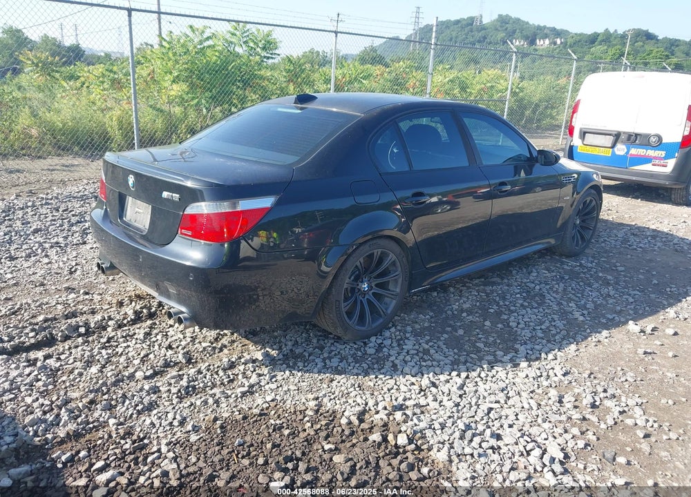 2006 BMW M5 VIN: WBSNB93516B581445