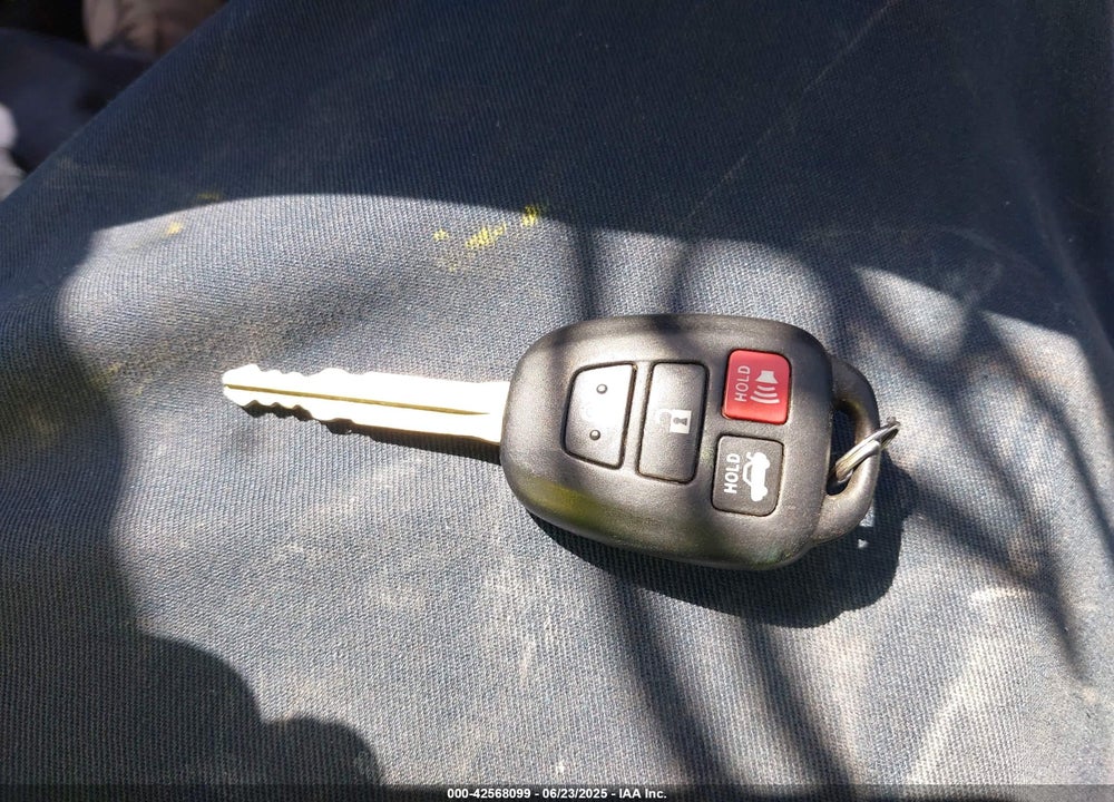 2015 TOYOTA COROLLA LE VIN: 2T1BURHE1FC245888