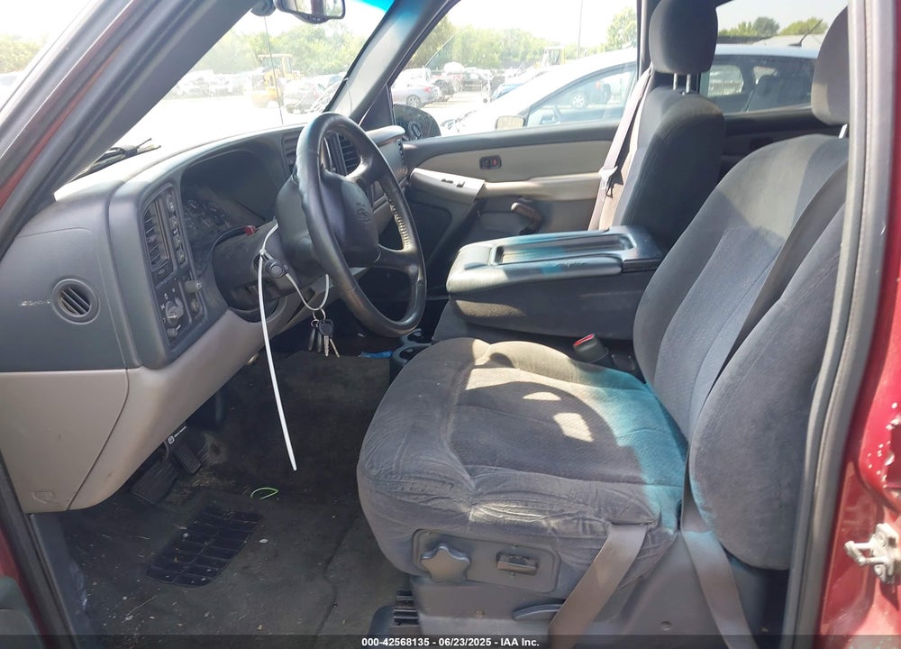 2001 CHEVROLET TAHOE LS VIN: 1GNEK13T21J295102