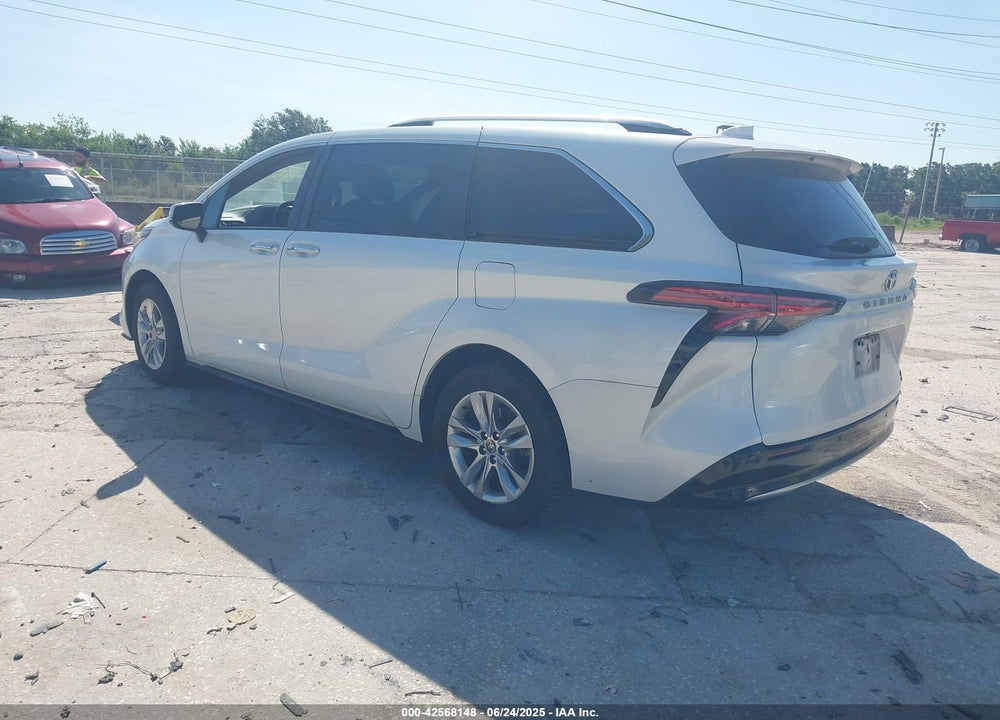 2022 TOYOTA SIENNA VIN: 5TDZRKEC2NS117997