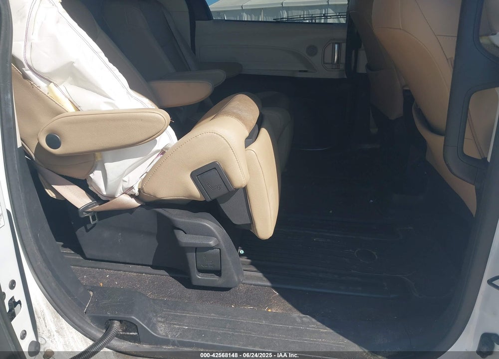 2022 TOYOTA SIENNA VIN: 5TDZRKEC2NS117997