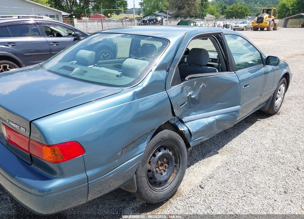 2001 TOYOTA CAMRY LE VIN: 4T1BG22KX1U869581