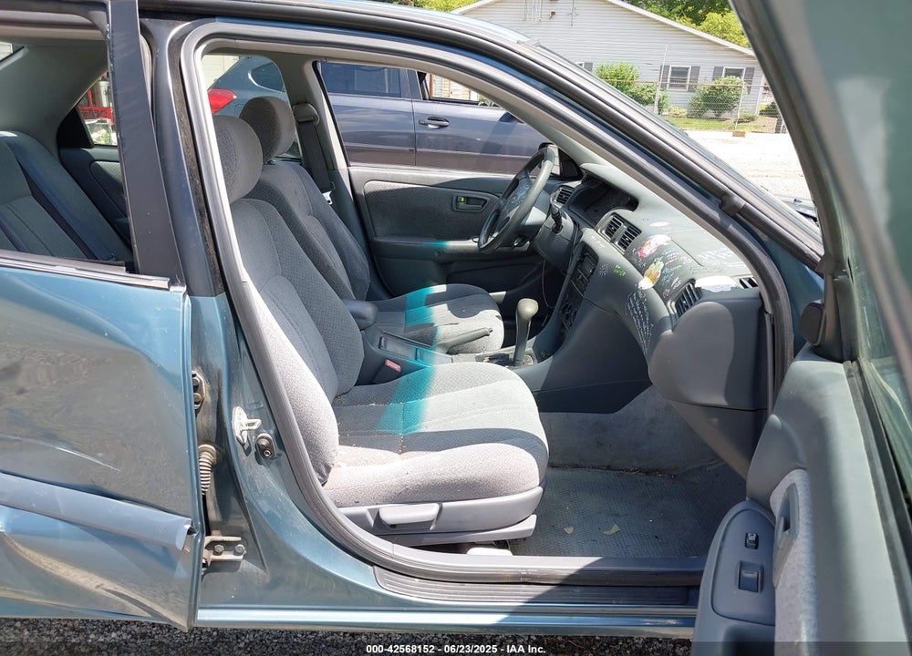 2001 TOYOTA CAMRY LE VIN: 4T1BG22KX1U869581