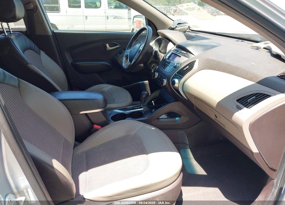 2013 HYUNDAI TUCSON VIN: KM8JUCAC7DU611351