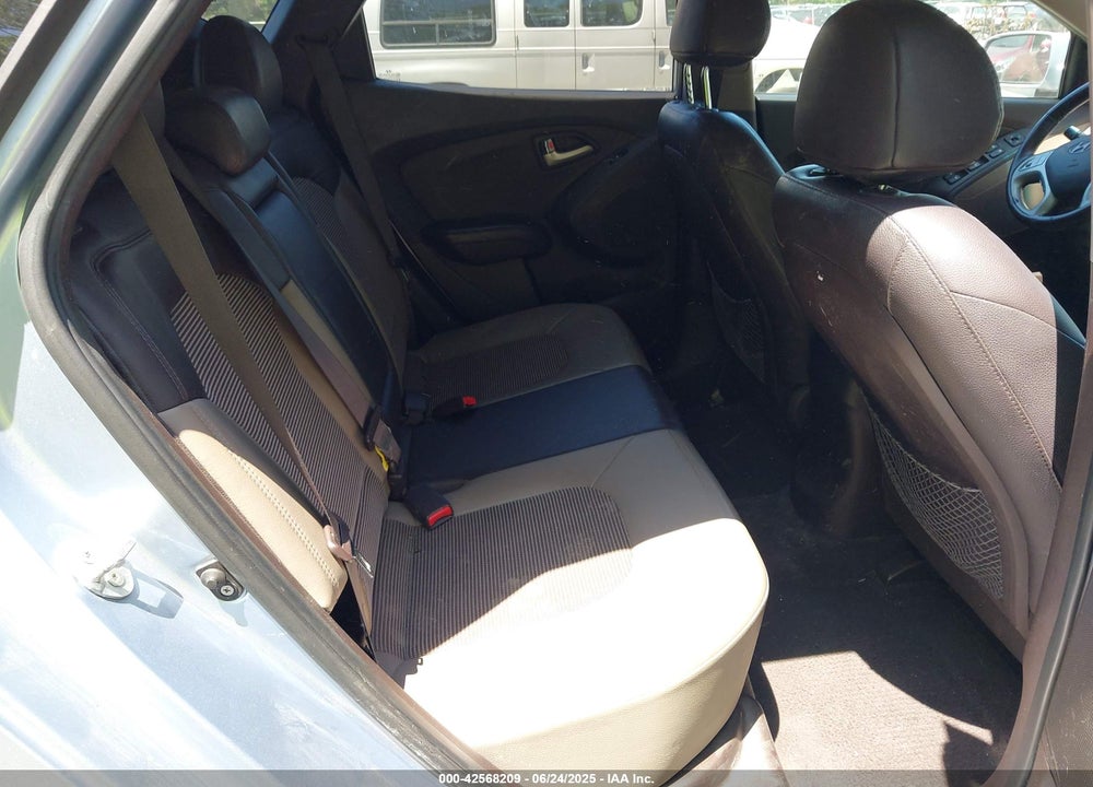 2013 HYUNDAI TUCSON VIN: KM8JUCAC7DU611351