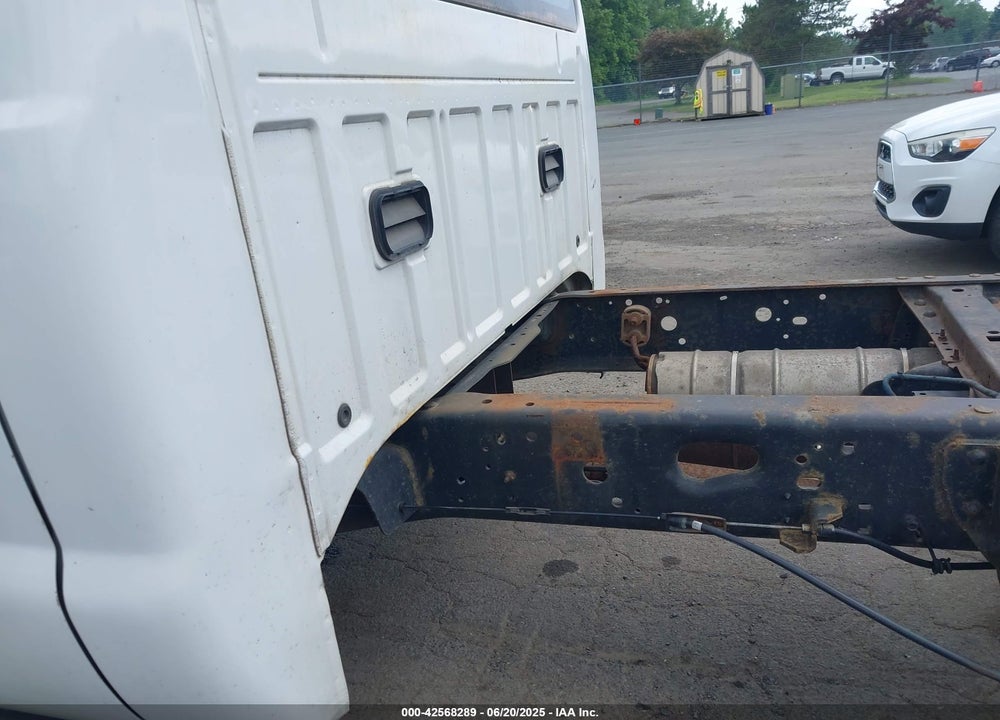 2014 FORD F-350 CHASSIS XL VIN: 1FD8W3H67EEA80804