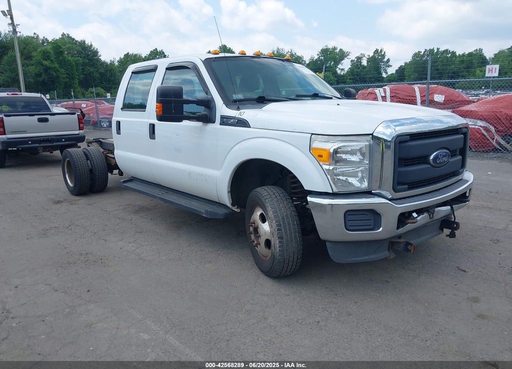 2014 FORD F-350 CHASSIS XL VIN: 1FD8W3H67EEA80804