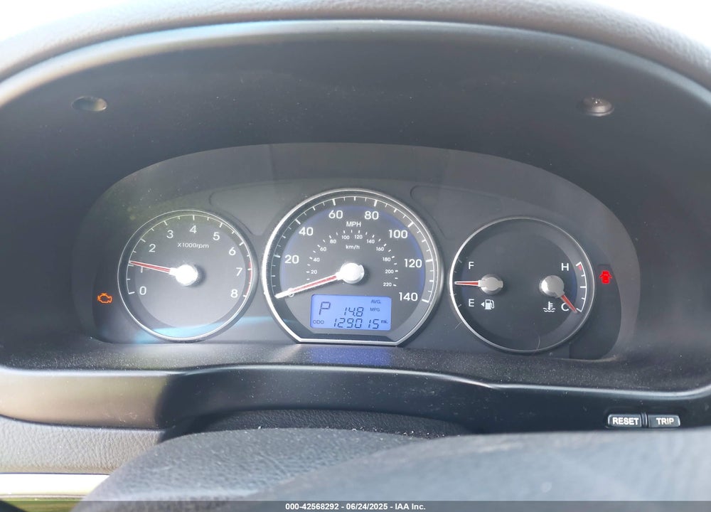 2011 HYUNDAI SANTA FE VIN: 5XYZHDAG3BG055610