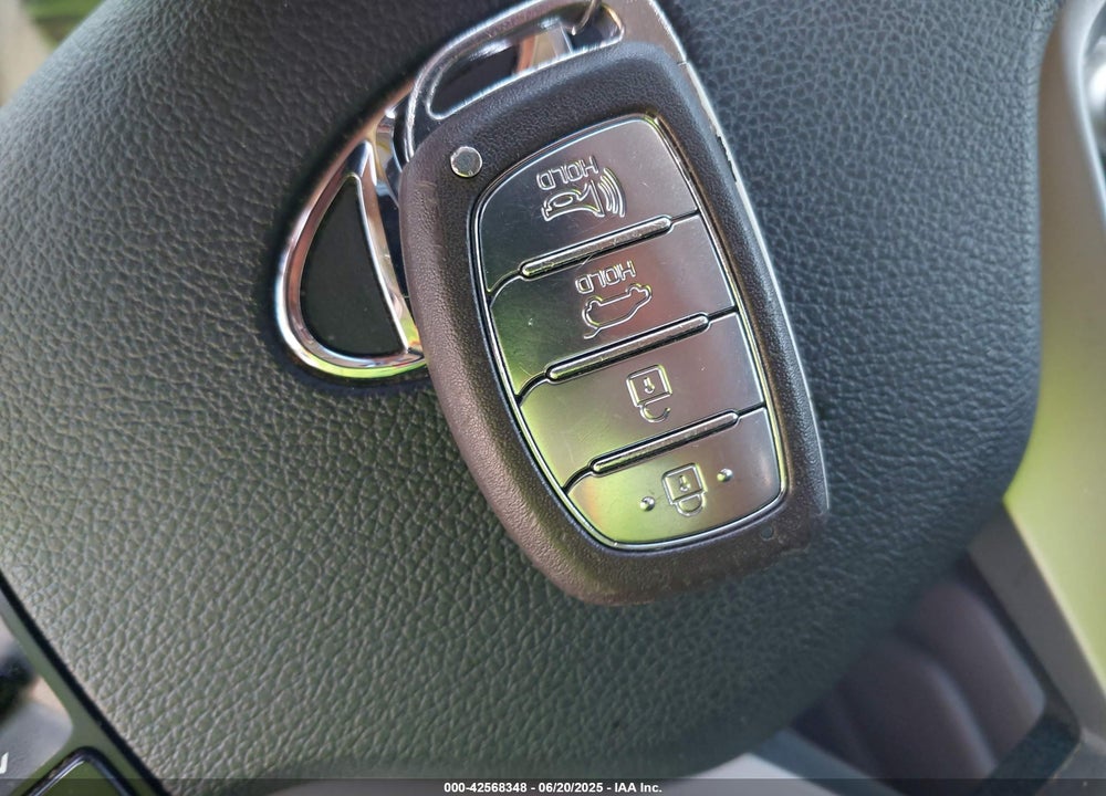2017 HYUNDAI TUCSON VIN: KM8J3CA26HU571389