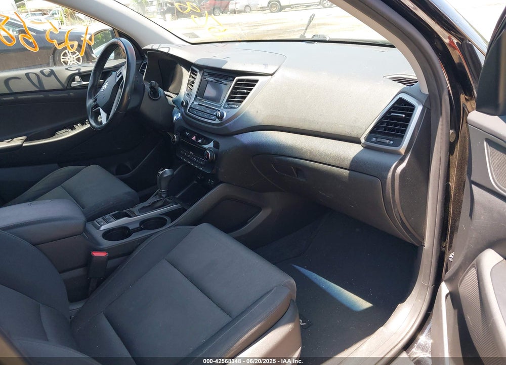 2017 HYUNDAI TUCSON VIN: KM8J3CA26HU571389