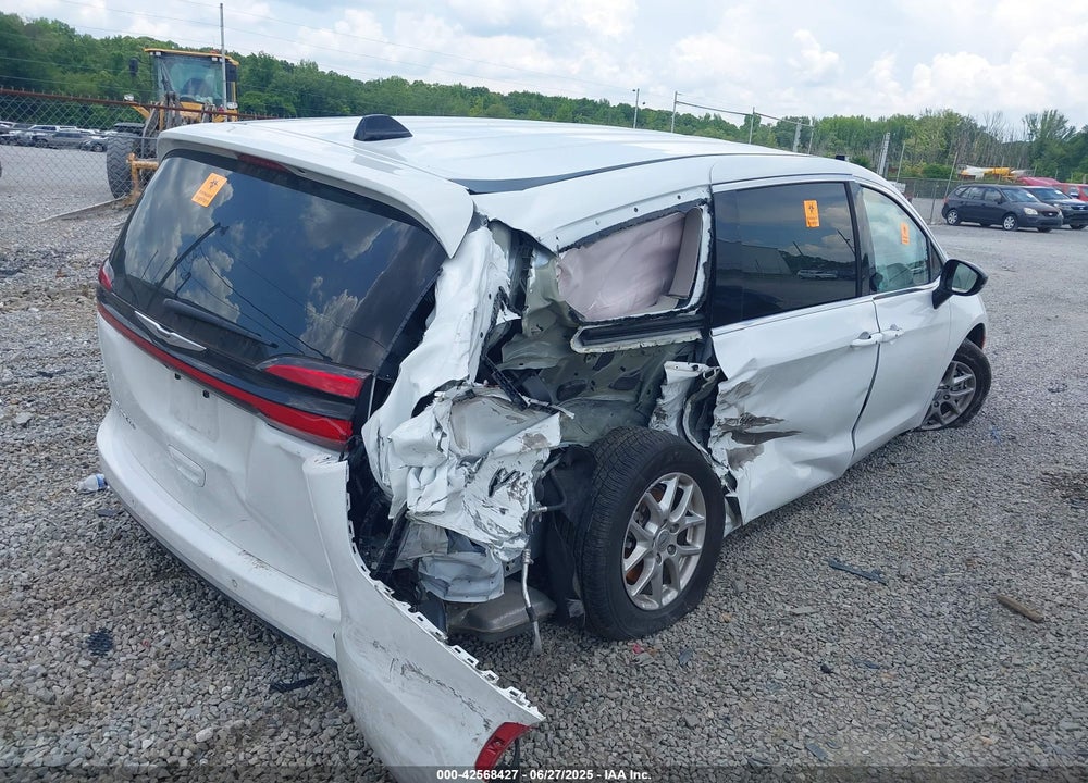 2024 CHRYSLER PACIFICA TOURING L VIN: 2C4RC1BG2RR118830