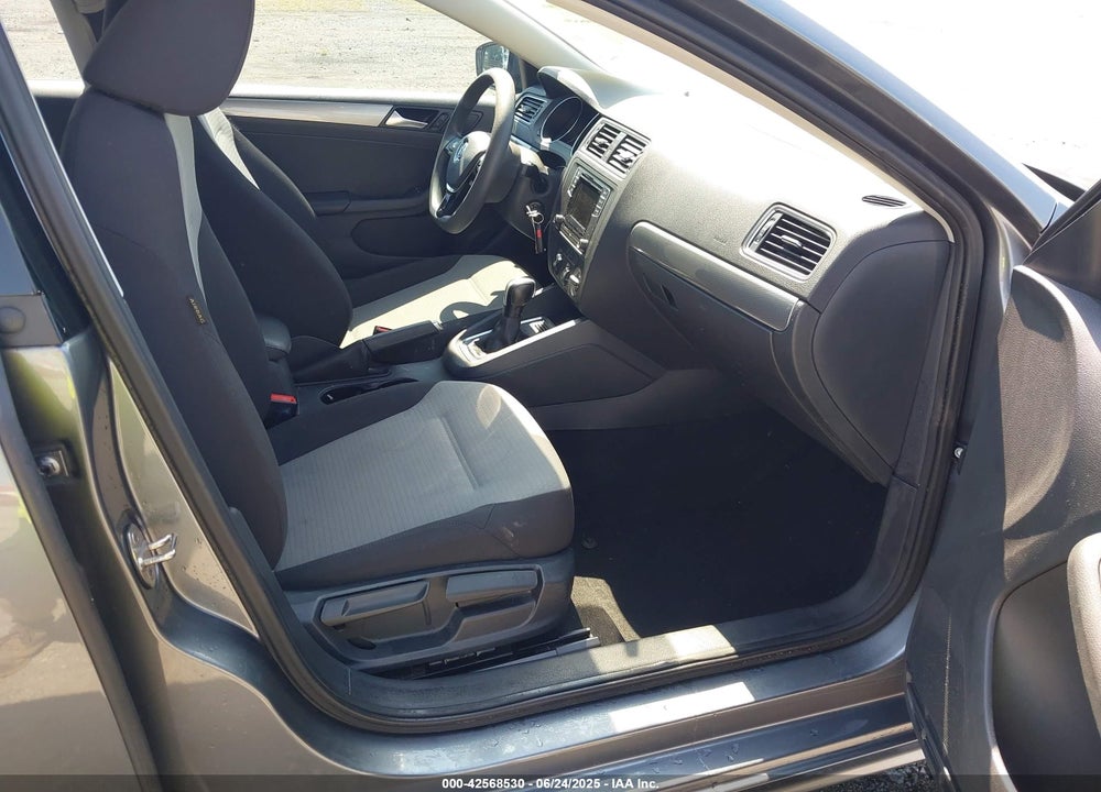 2017 VOLKSWAGEN JETTA VIN: 3VW2B7AJ7HM238825