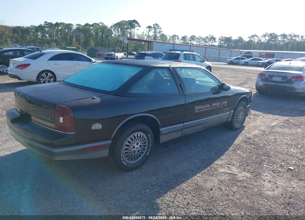 1988 OLDSMOBILE CUTLASS SUPREME INTERNATIONAL SERIES VIN: 1G3WR14W4JD316256