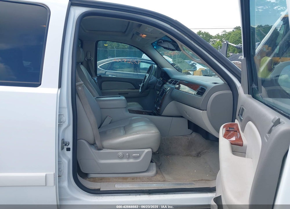 2007 CHEVROLET SUBURBAN 1500 LTZ VIN: 3GNFK16367G291256