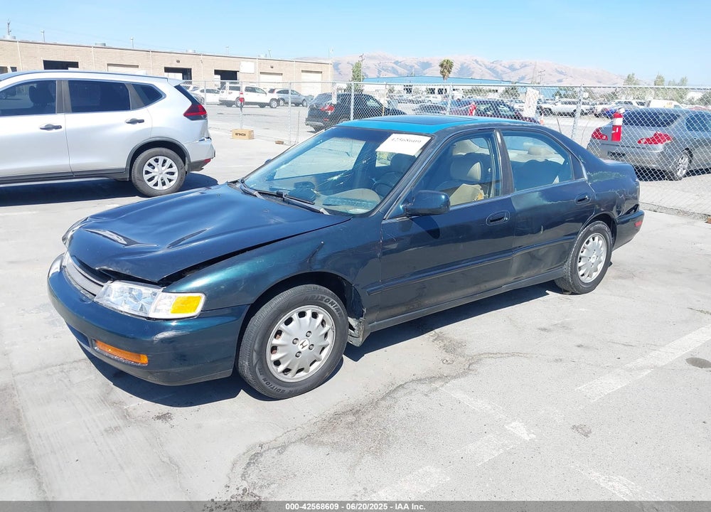 1996 HONDA ACCORD EX VIN: 1HGCD5667TA001267