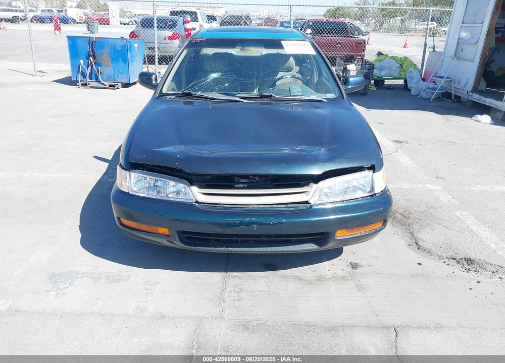 1996 HONDA ACCORD EX VIN: 1HGCD5667TA001267