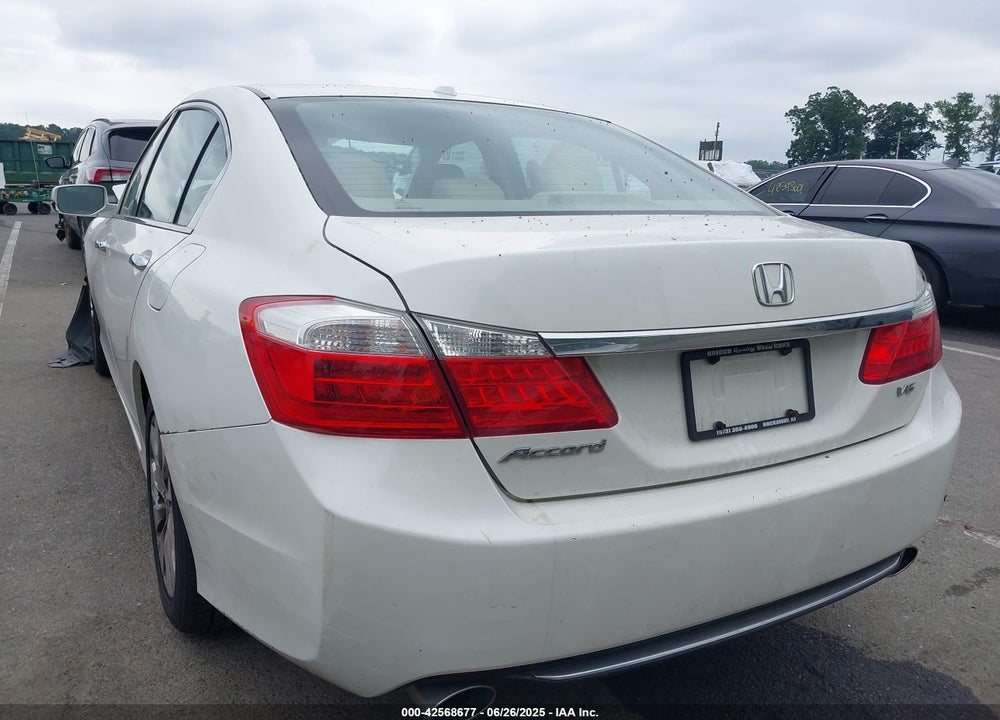 2013 HONDA ACCORD VIN: 1HGCR3F8XDA022347