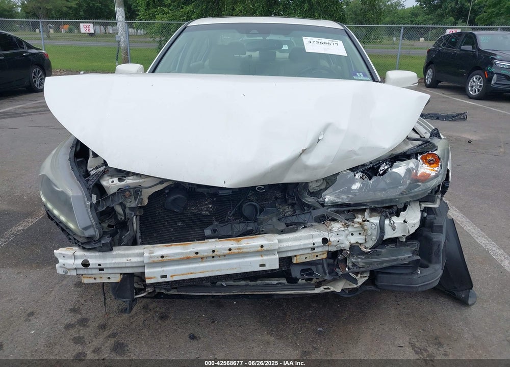 2013 HONDA ACCORD VIN: 1HGCR3F8XDA022347