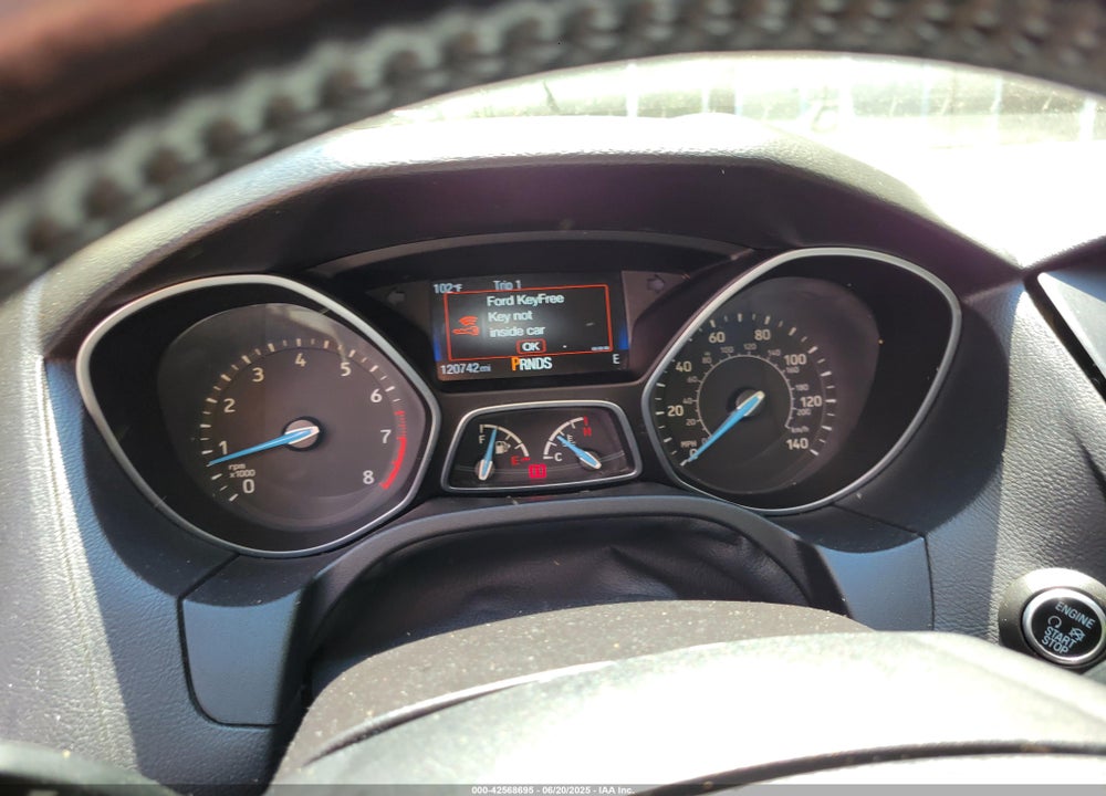 2015 FORD FOCUS VIN: 1FADP3J29FL239008
