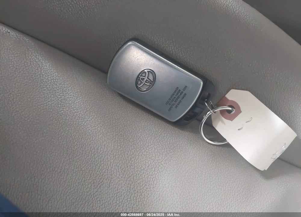 2011 TOYOTA SIENNA VIN: 5TDYK3DC7BS017669