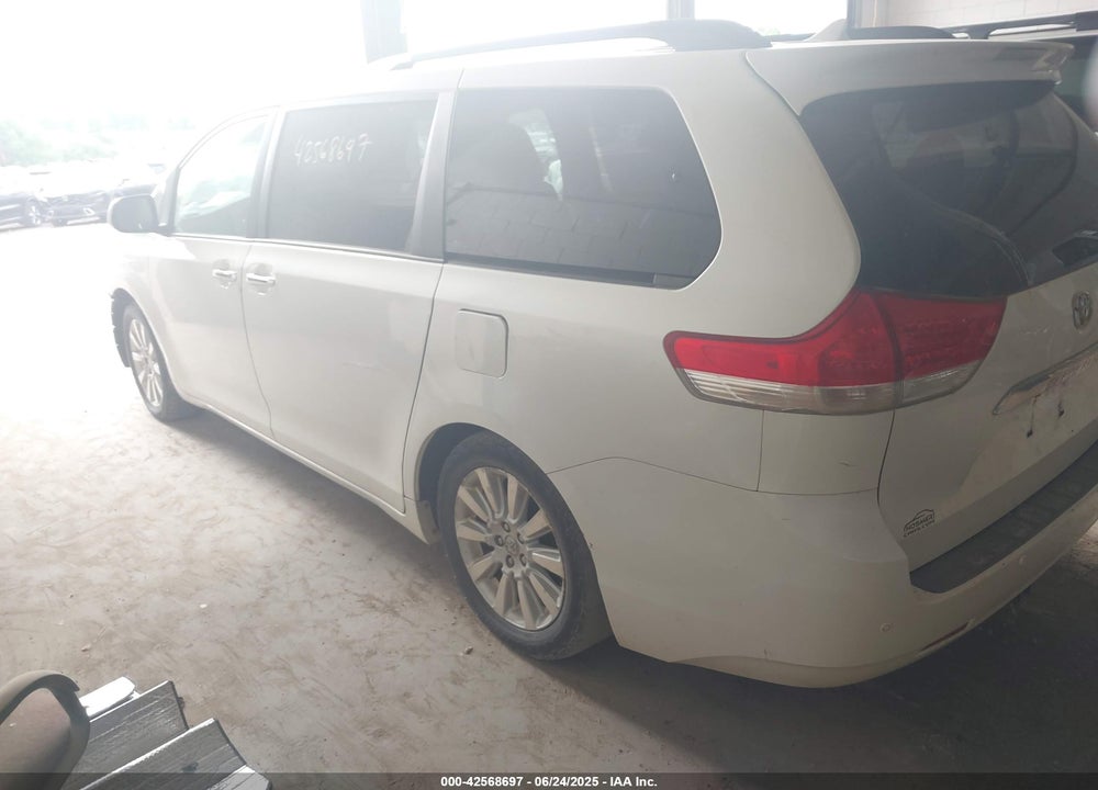 2011 TOYOTA SIENNA VIN: 5TDYK3DC7BS017669