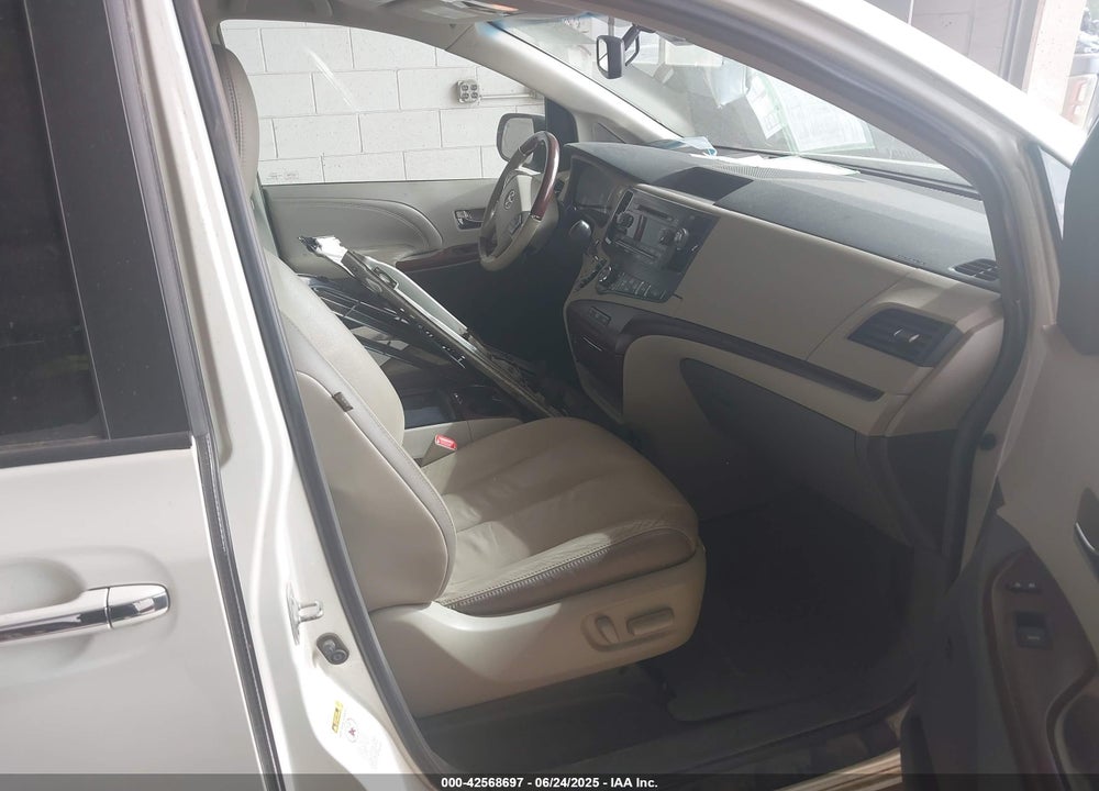 2011 TOYOTA SIENNA VIN: 5TDYK3DC7BS017669