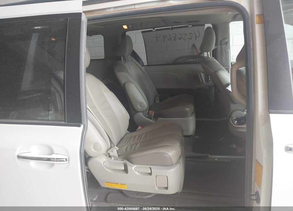 2011 TOYOTA SIENNA VIN: 5TDYK3DC7BS017669