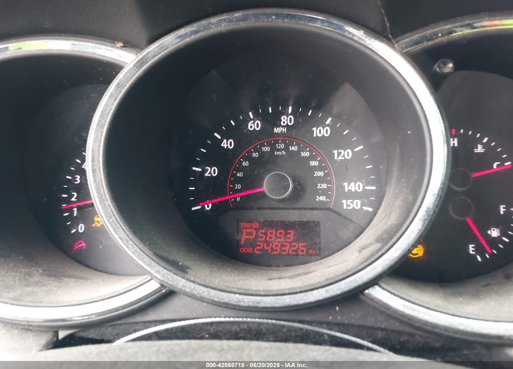 2011 KIA SORENTO LX VIN: 5XYKT3A11BG065705