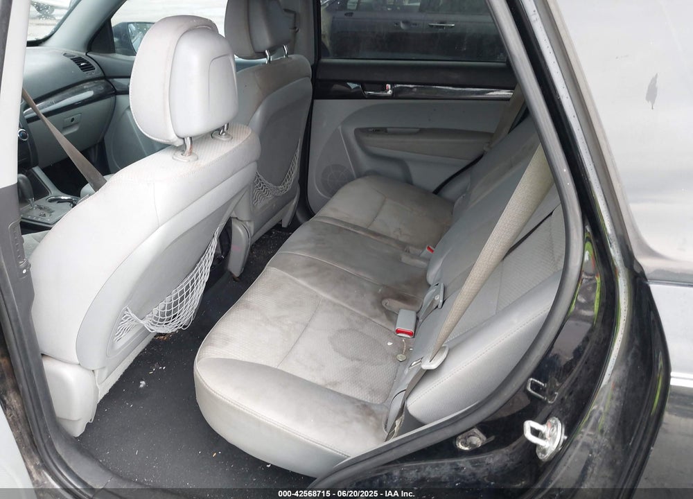 2011 KIA SORENTO LX VIN: 5XYKT3A11BG065705