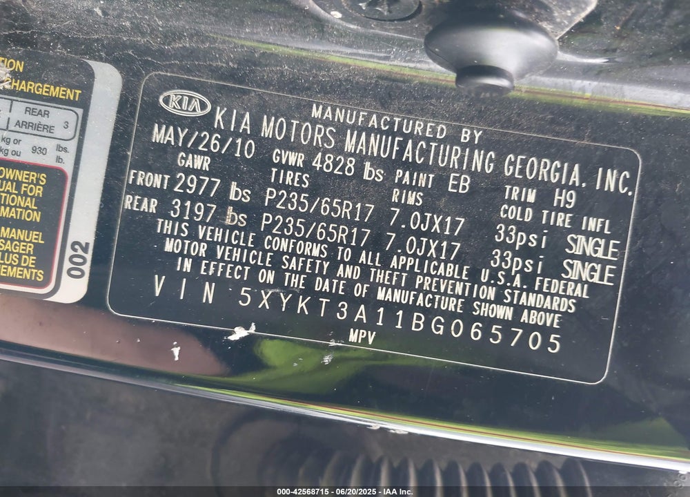 2011 KIA SORENTO LX VIN: 5XYKT3A11BG065705