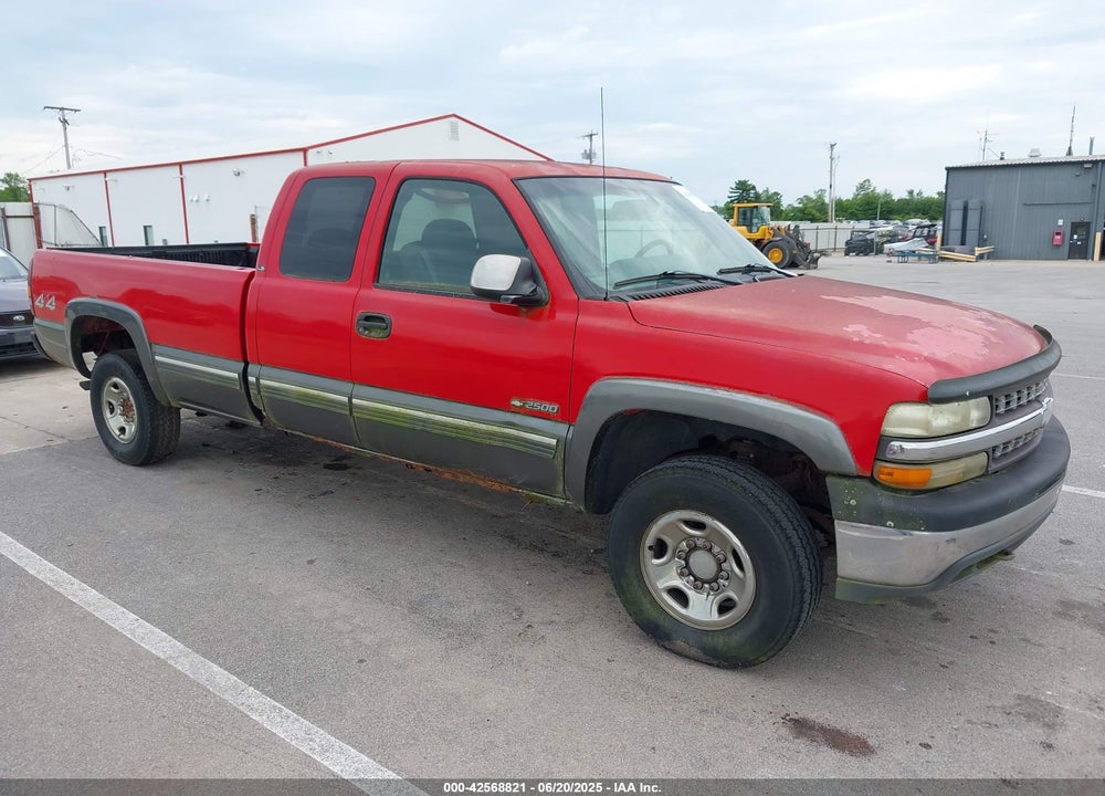 2000 CHEVROLET SILVERADO 2500 LS VIN: 1GCGK29U3YE159782