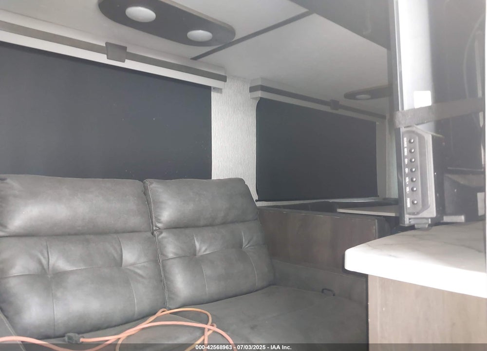 2021 PALOMINO ASTORIA 3203BH VIN: 4YDT3202XMM916536