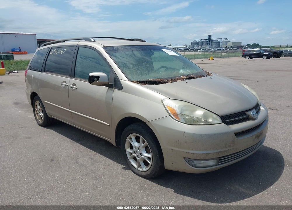 2004 TOYOTA SIENNA XLE VIN: 5TDBA22C24S024618