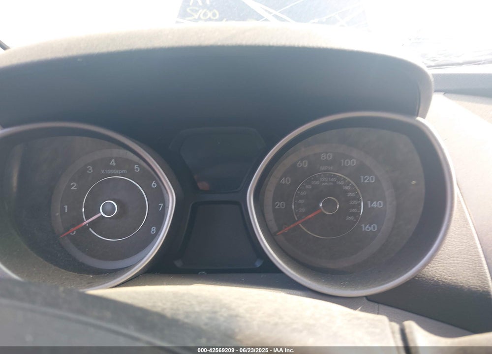2013 HYUNDAI ELANTRA VIN: KMHDH4AE8DU952055