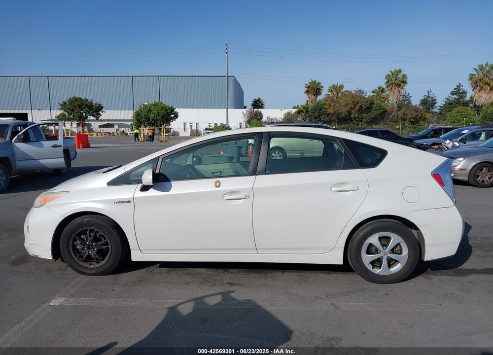 2014 TOYOTA PRIUS VIN: JTDKN3DU7E1754796
