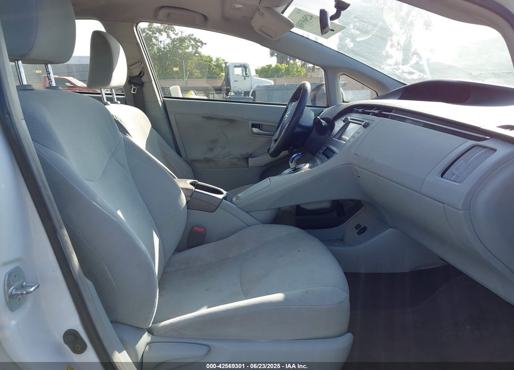 2014 TOYOTA PRIUS VIN: JTDKN3DU7E1754796