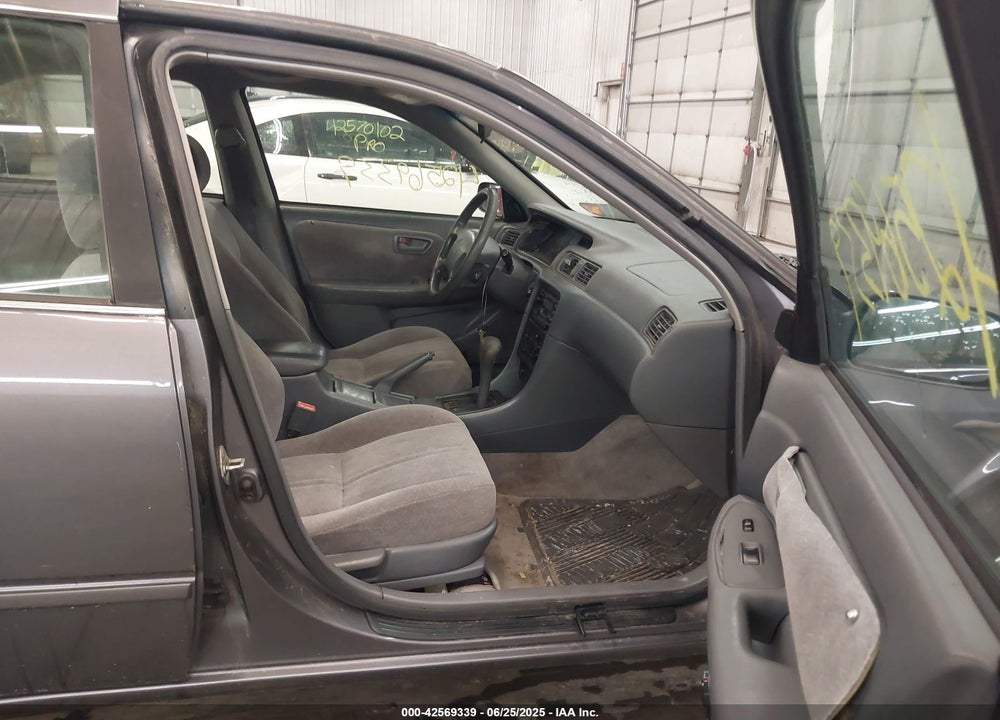 1999 TOYOTA CAMRY LE VIN: JT2BG22K2X0374949