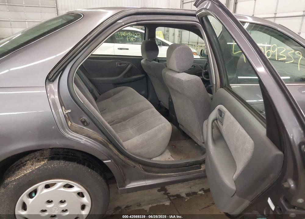 1999 TOYOTA CAMRY LE VIN: JT2BG22K2X0374949