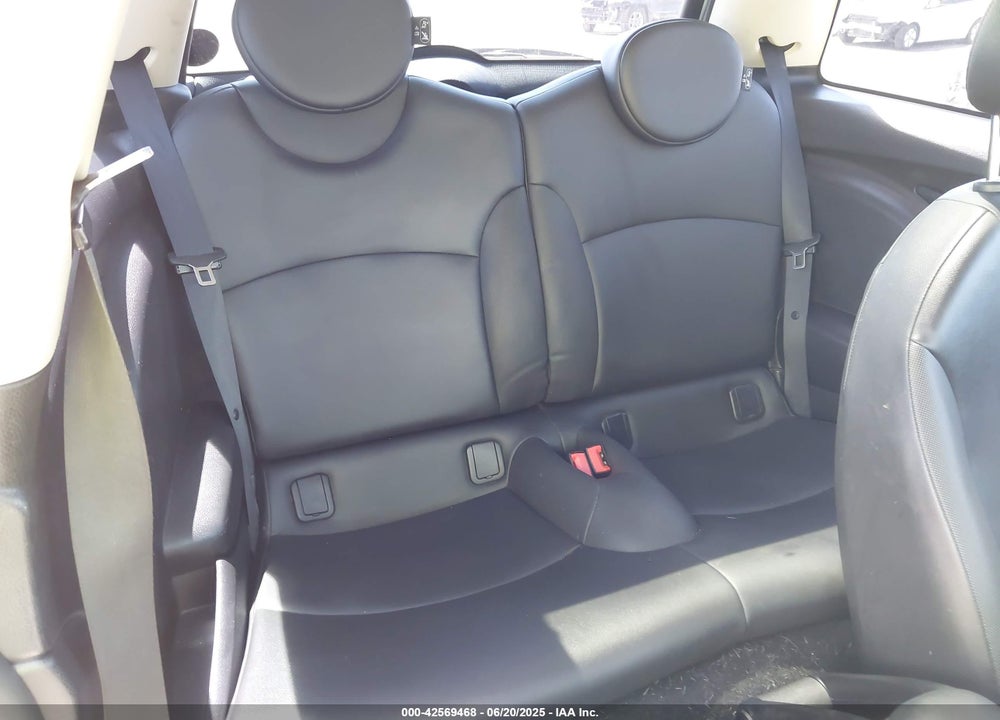 2012 MINI COOPER HARDTOP VIN: WMWSU3C51CT261434