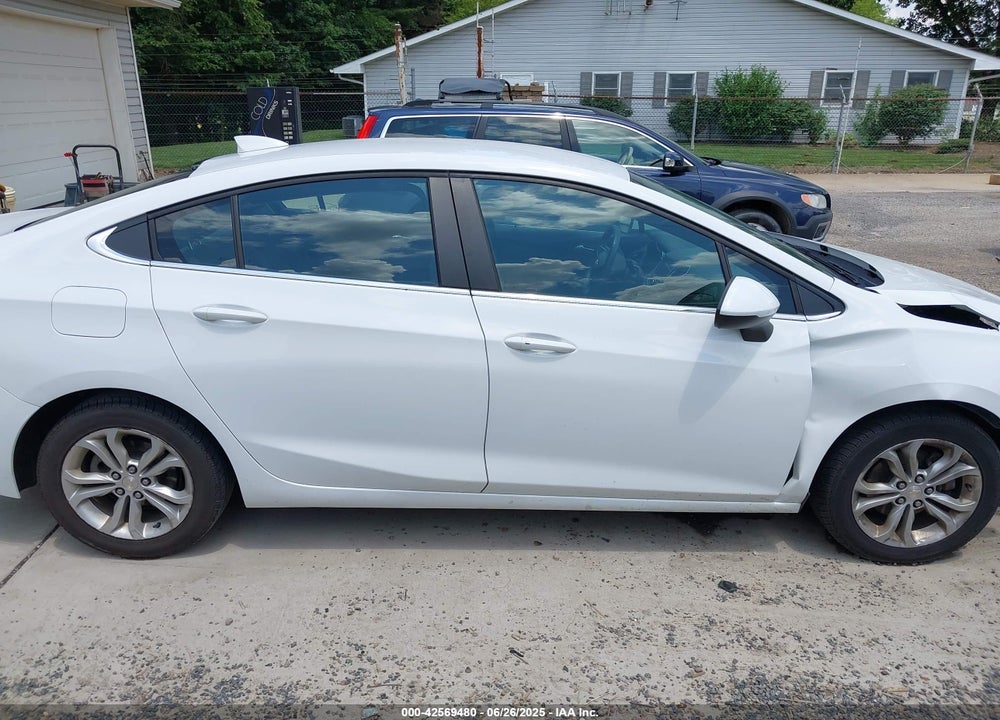 2019 CHEVROLET CRUZE VIN: 1G1BE5SM0K7135084