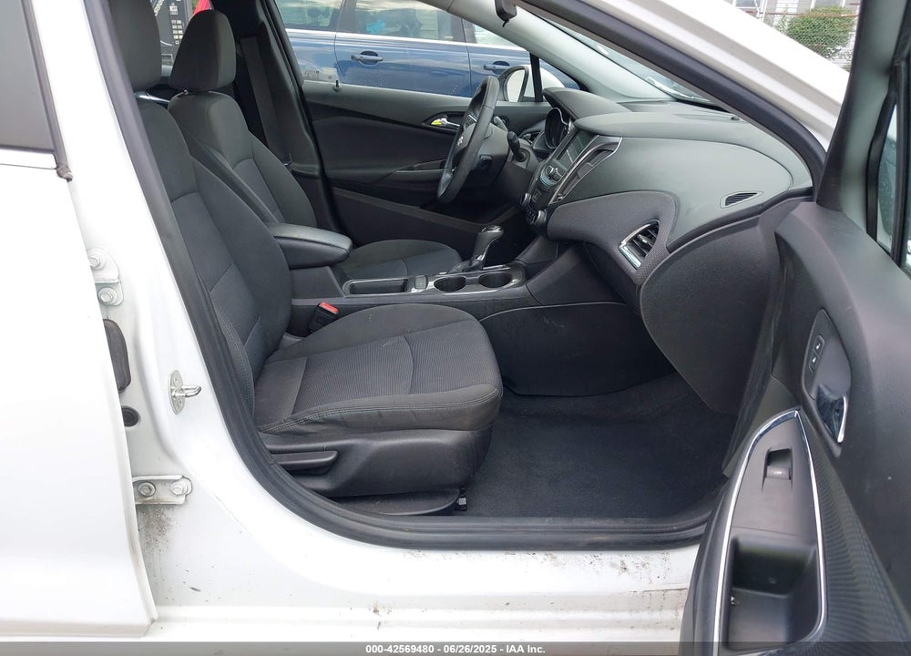 2019 CHEVROLET CRUZE VIN: 1G1BE5SM0K7135084