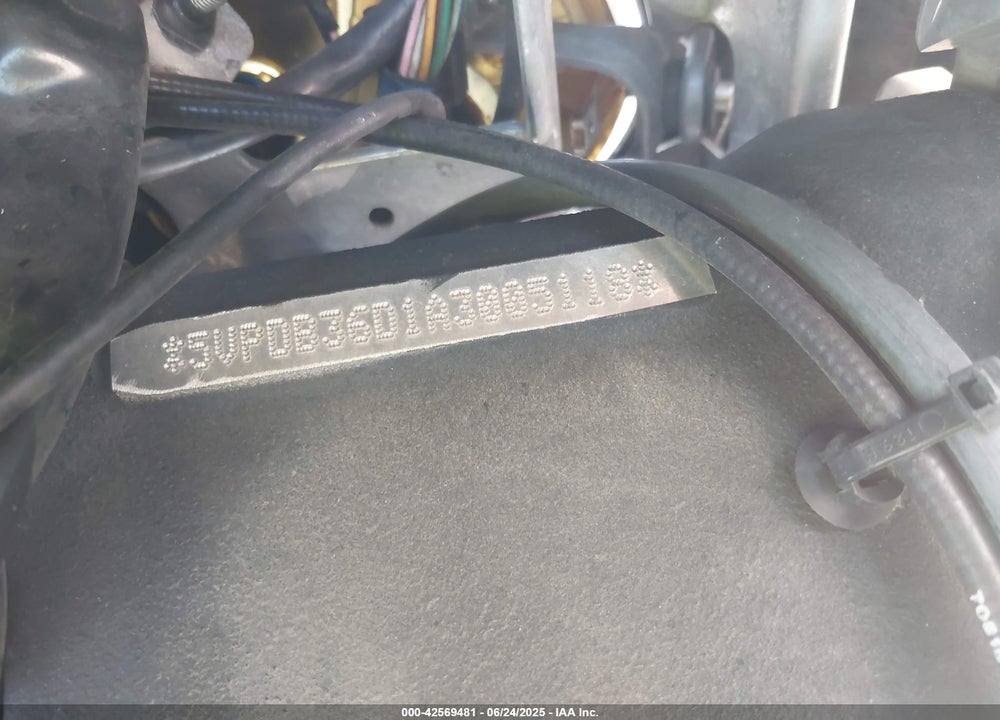2010 VICTORY MOTORCYCLES CROSS COUNTRY VIN: 5VPDB36D1A3005118