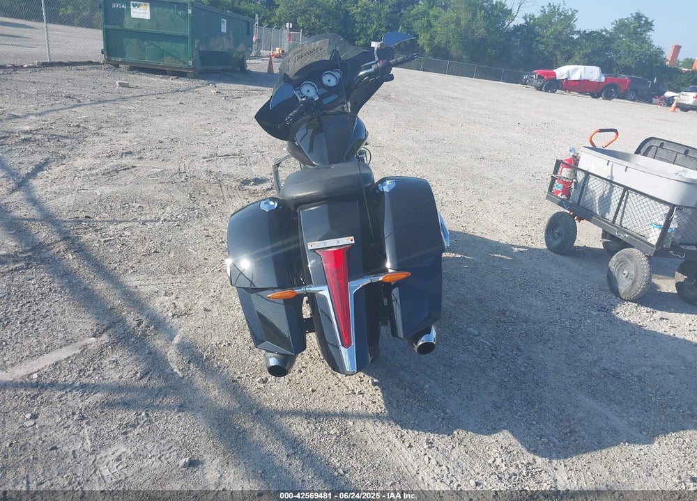 2010 VICTORY MOTORCYCLES CROSS COUNTRY VIN: 5VPDB36D1A3005118