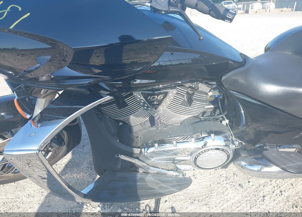 2010 VICTORY MOTORCYCLES CROSS COUNTRY VIN: 5VPDB36D1A3005118