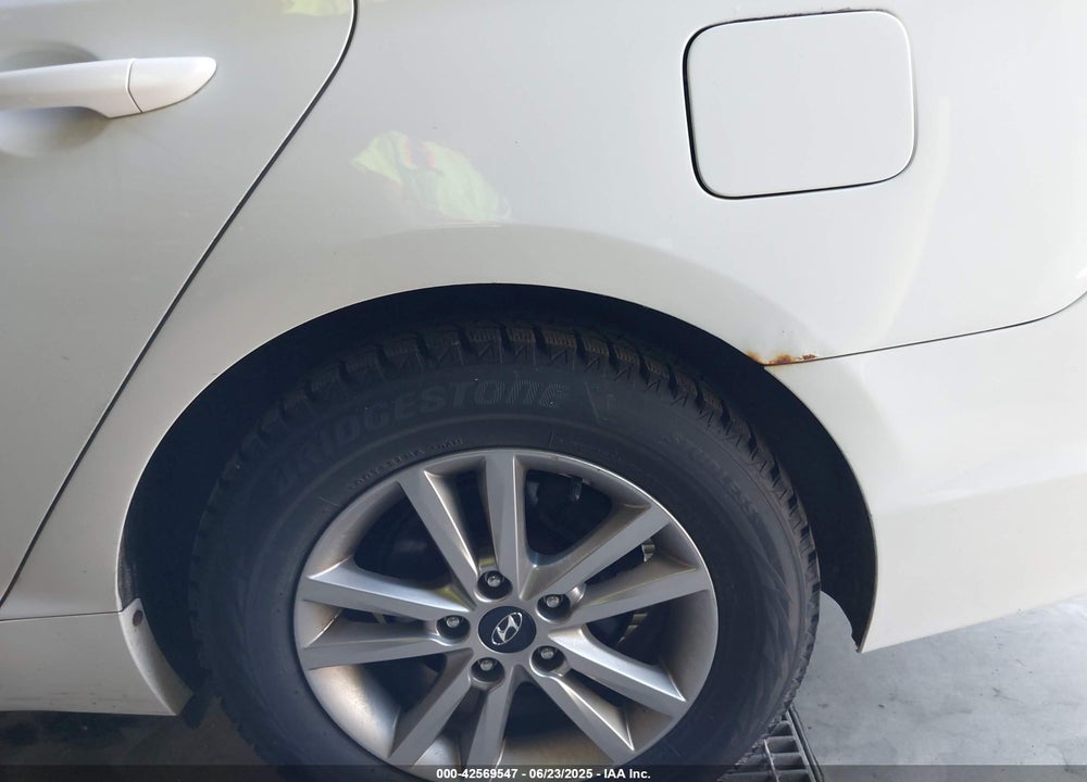 2015 HYUNDAI SONATA SE VIN: 5NPE24AF3FH249365