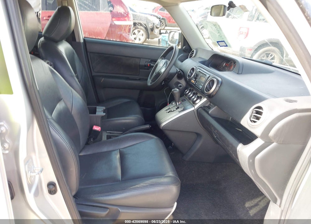 2013 SCION XB VIN: JTLZE4FE0DJ033930