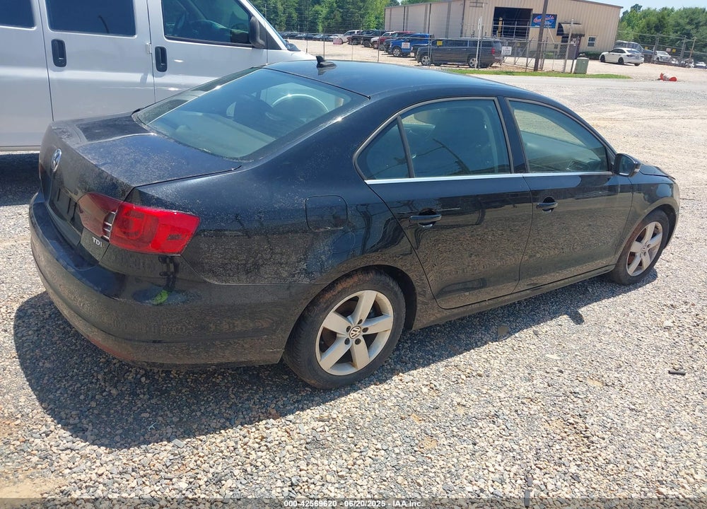 2014 VOLKSWAGEN JETTA VIN: 3VW3L7AJ6EM420044