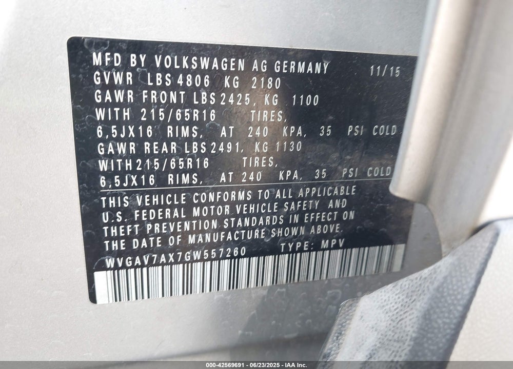 2016 VOLKSWAGEN TIGUAN VIN: WVGAV7AX7GW557260
