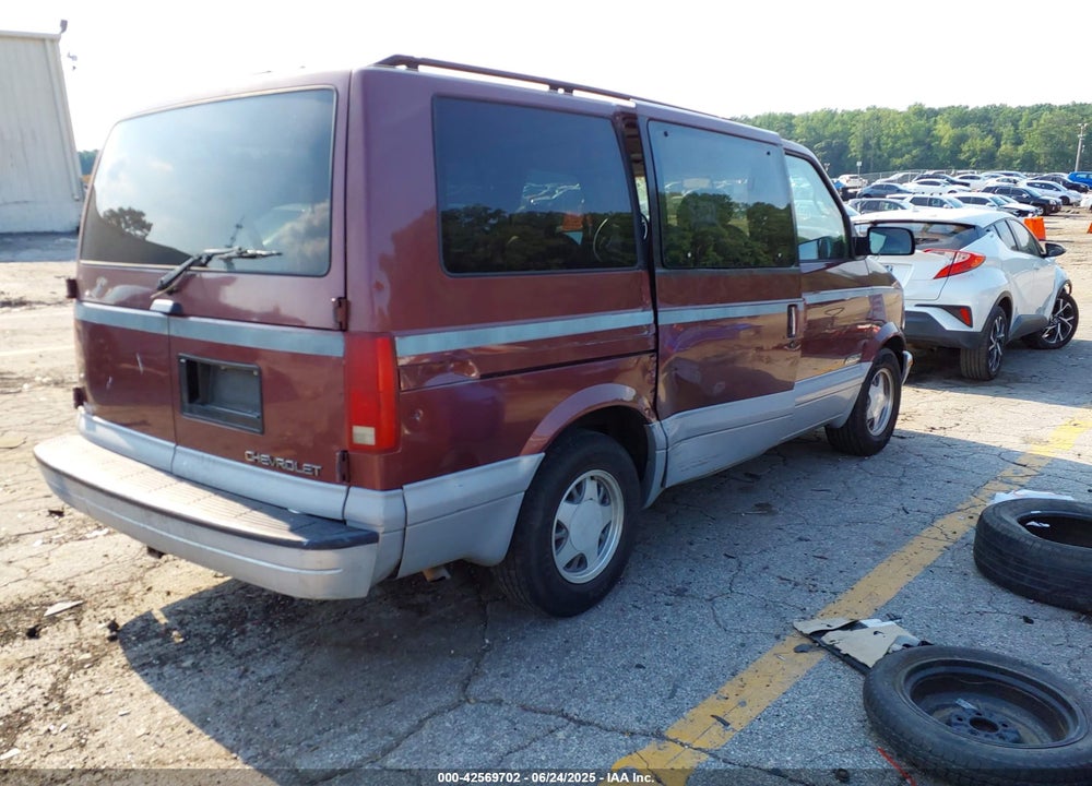 1997 CHEVROLET ASTRO VIN: 1GNDM19W7VB110761