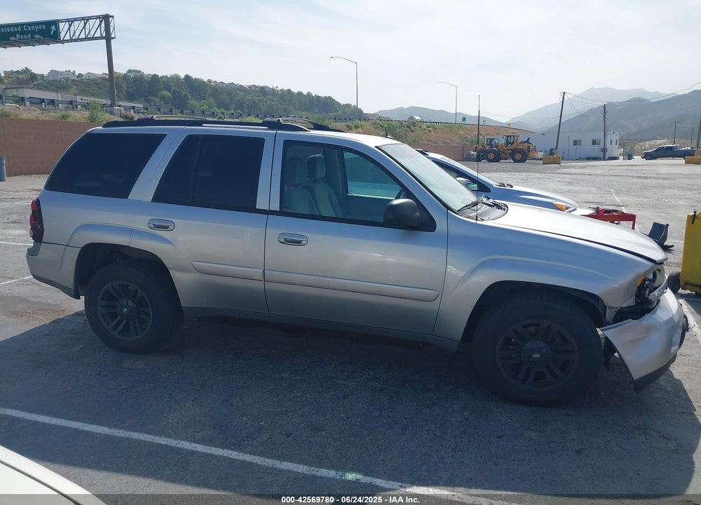 2005 CHEVROLET TRAILBLAZER LT VIN: 1GNDS13S252135322